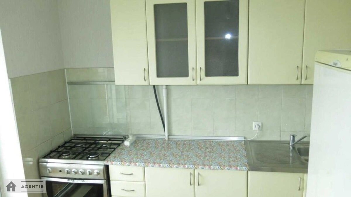 Здам квартиру 2 кімнати, 46 m², 8 пов./16 поверхів. Івана Миколайчука вул. (Серафимовича), Київ. 