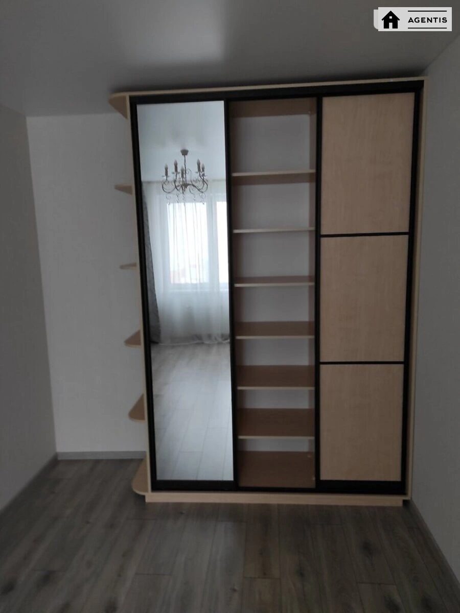 Здам квартиру 1 кімната, 44 m², 4 пов./17 поверхів. 28, Данченко , Київ. 