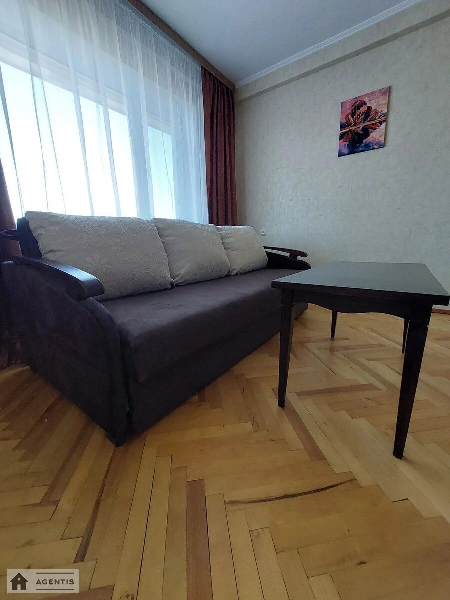 Apartment for rent 3 rooms, 63 m², 7th fl./9 floors. 7, Ivana Mykolaychuka vul. Serafymovycha, Kyiv. 