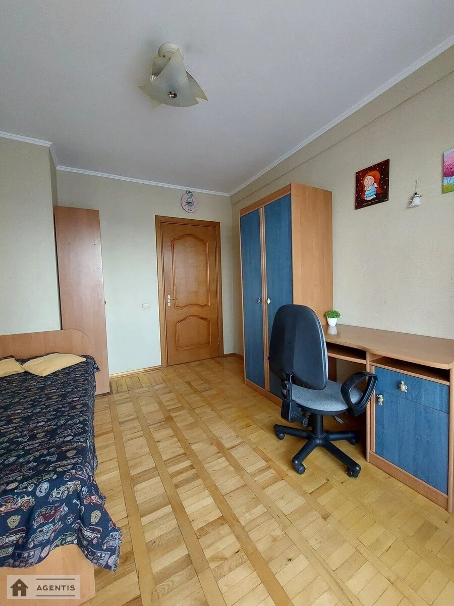 Apartment for rent 3 rooms, 63 m², 7th fl./9 floors. 7, Ivana Mykolaychuka vul. Serafymovycha, Kyiv. 