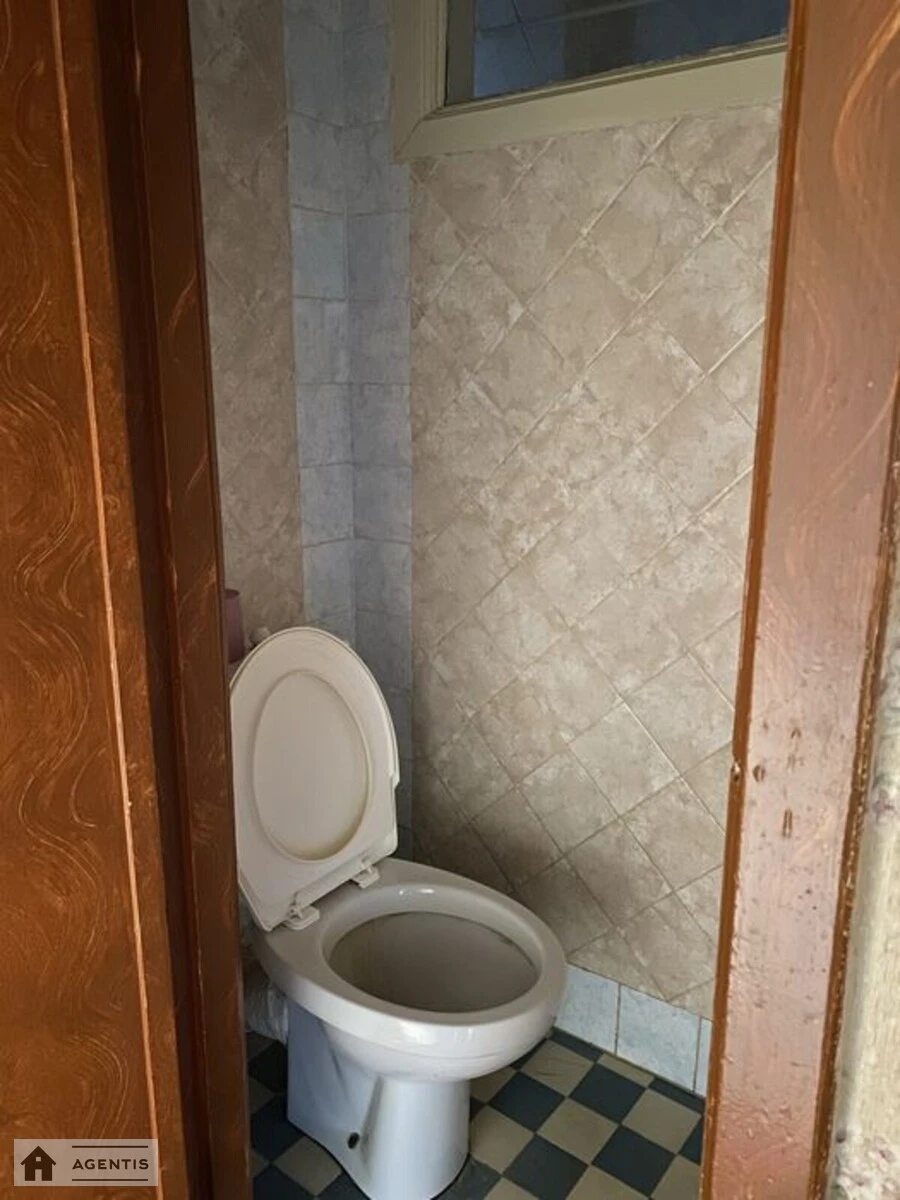 Здам квартиру 2 кімнати, 43 m², 5 пов./9 поверхів. 4, Лаврська вул., Київ. 