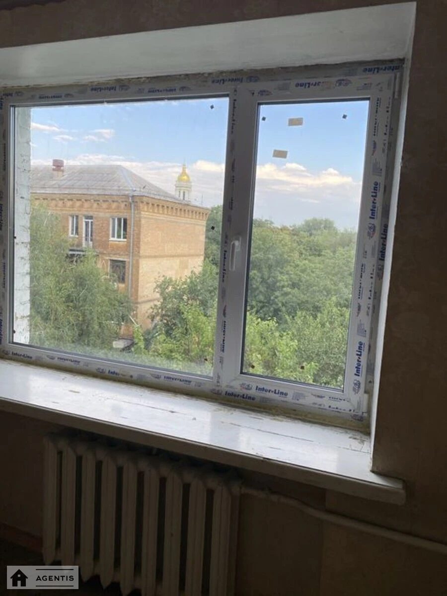 Здам квартиру 2 кімнати, 43 m², 5 пов./9 поверхів. 4, Лаврська вул., Київ. 