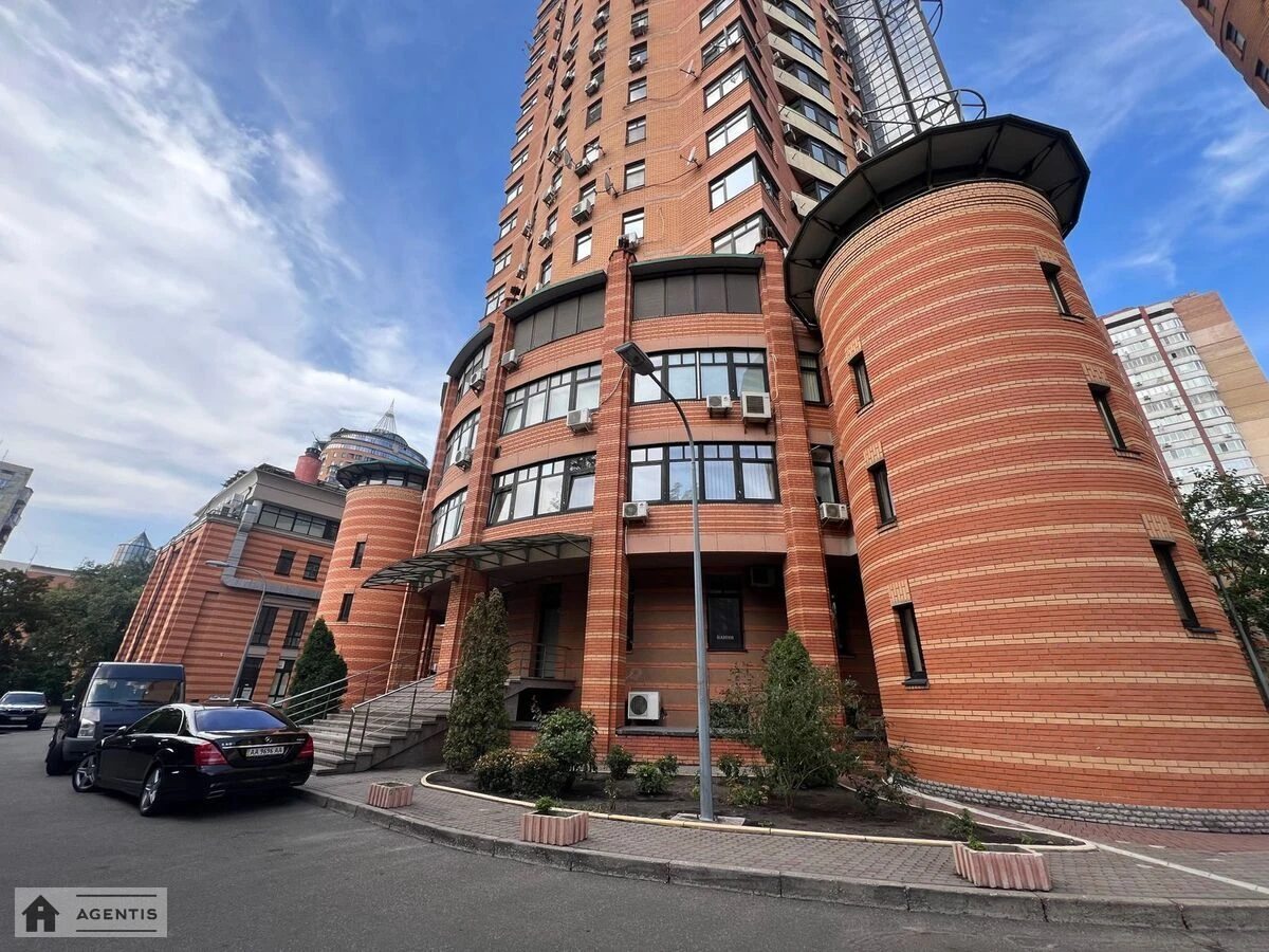 Сдам квартиру 2 комнаты, 78 m², 21 эт./25 этажей. 23, Леси Украинки 23, Киев. 