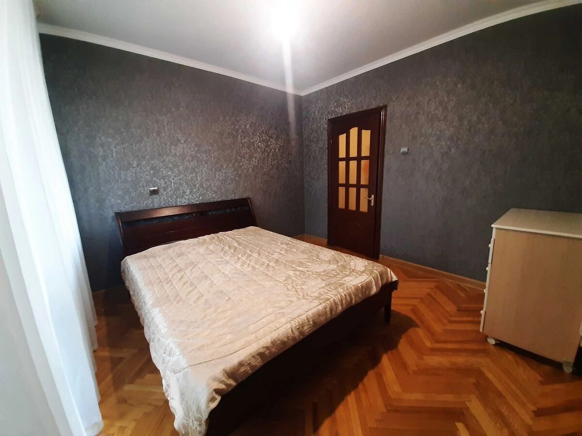 Apartment for rent 3 rooms, 82 m², 2nd fl./15 floors. 15, Mykoly Lavrukhina vul., Kyiv. 