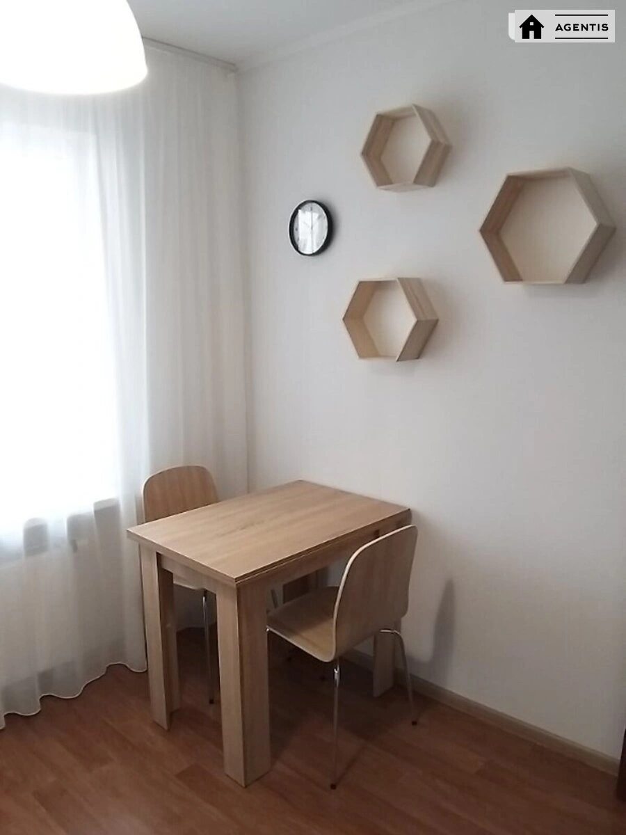 Apartment for rent 1 room, 40 m², 23rd fl./25 floors. 5, Sofiyi Rusovoyi vul., Kyiv. 