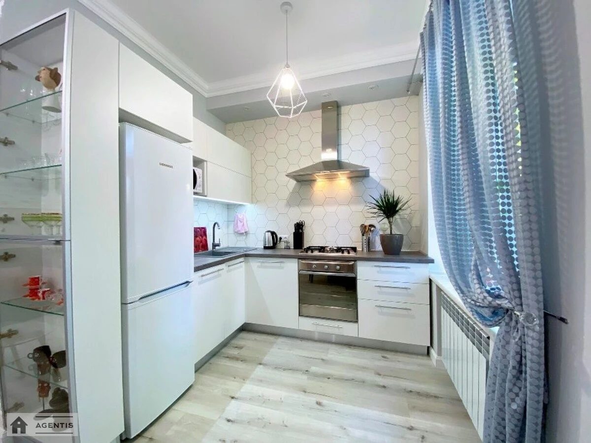 Apartment for rent 2 rooms, 50 m², 2nd fl./5 floors. 8, Darvina 8, Kyiv. 