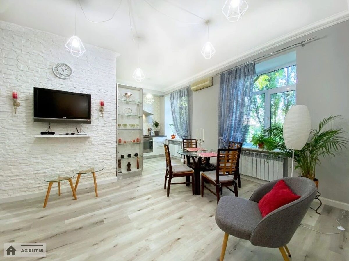 Apartment for rent 2 rooms, 50 m², 2nd fl./5 floors. 8, Darvina 8, Kyiv. 