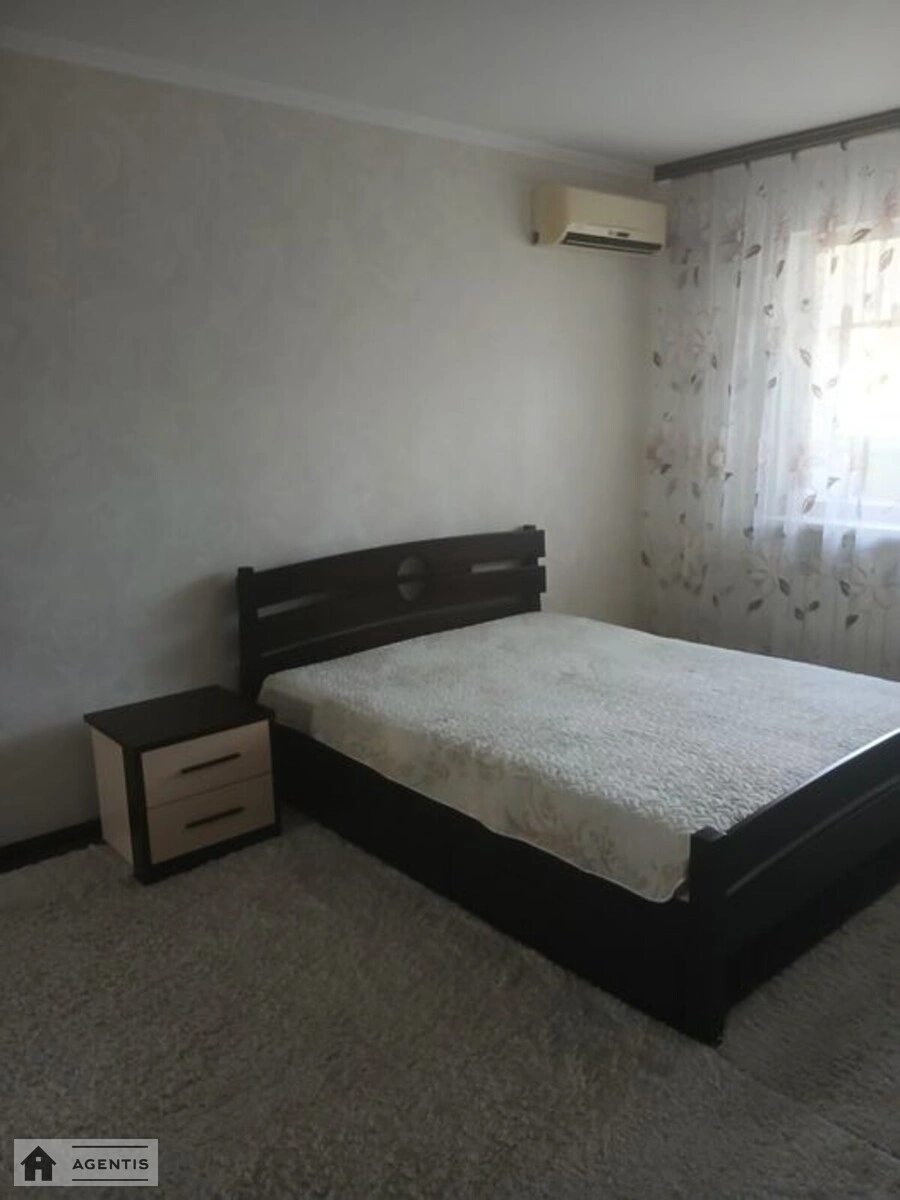 Здам квартиру 1 кімната, 40 m², 4 пов./16 поверхів. Архітектора Вербицького вул., Київ. 