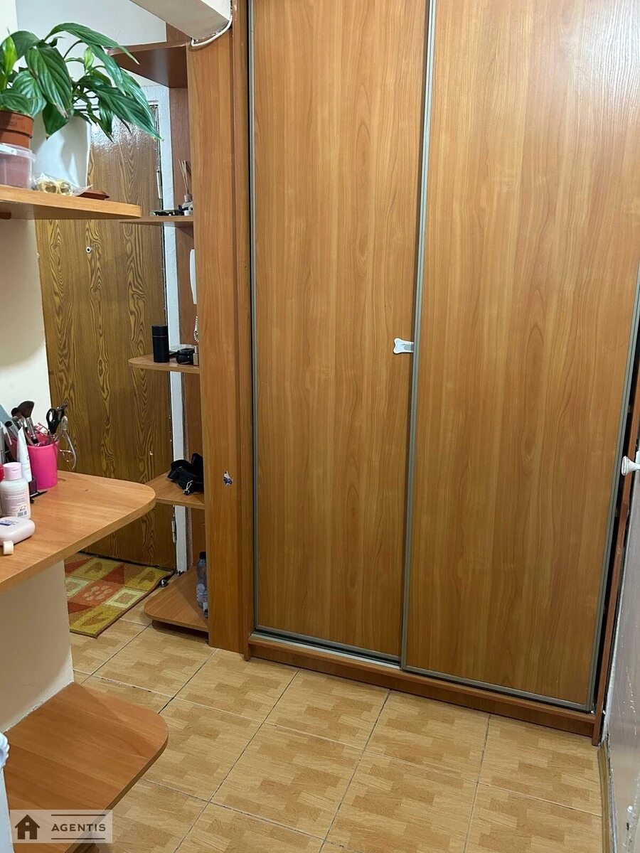 Apartment for rent 1 room, 40 m², 9th fl./9 floors. Dmytra Lutsenka vul., Kyiv. 