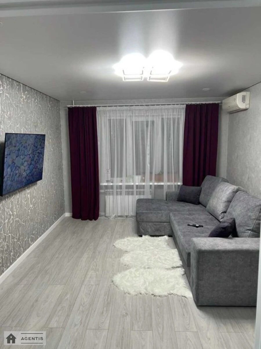 Здам квартиру 2 кімнати, 55 m², 3 пов./16 поверхів. 8, Феодосійська 8, Київ. 