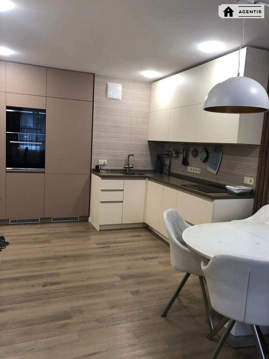 Сдам квартиру 3 комнаты, 73 m², 7 эт./25 этажей. 6, Євгена Сверстюка вул. (Марини Раскової), Киев. 