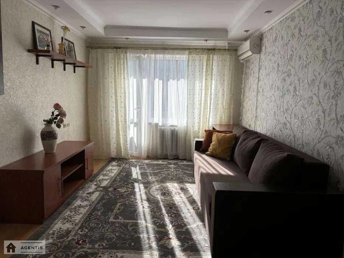 Apartment for rent 2 rooms, 48 m², 4th fl./5 floors. 10, Kaunaska 10, Kyiv. 