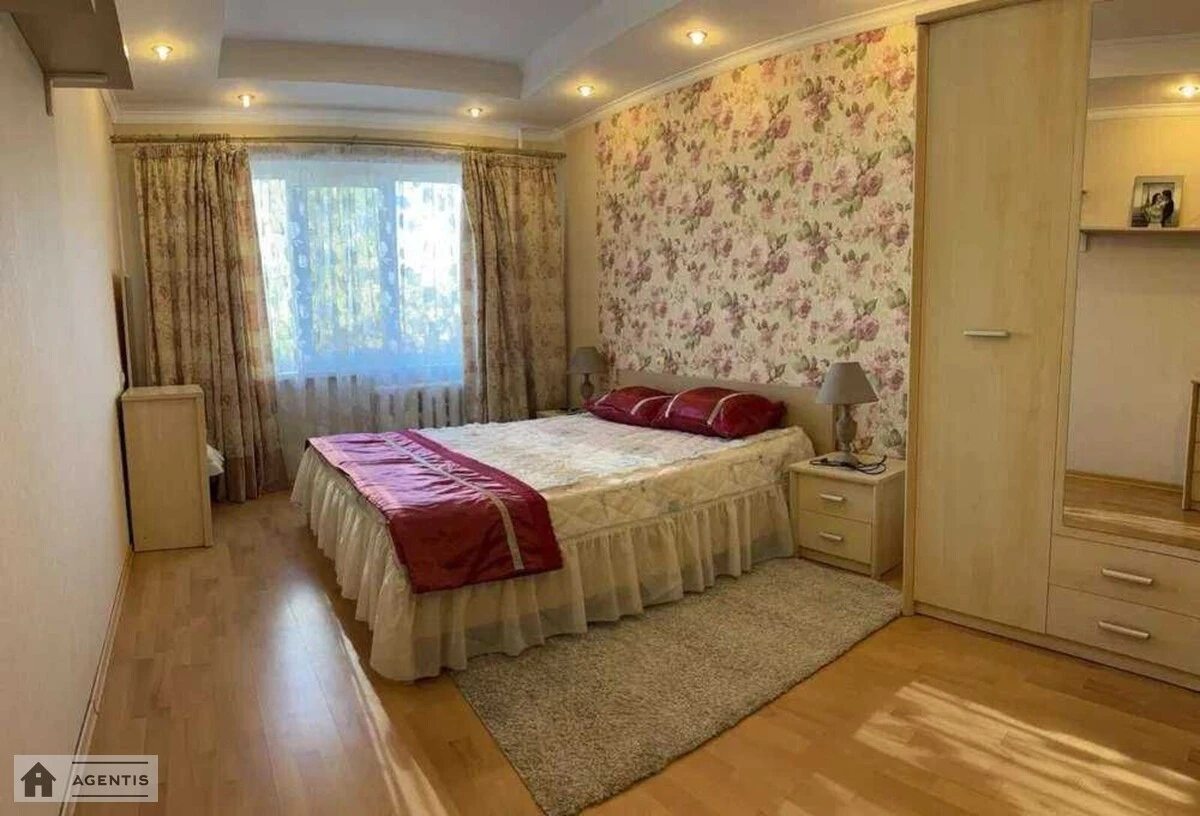 Apartment for rent 2 rooms, 48 m², 4th fl./5 floors. 10, Kaunaska 10, Kyiv. 