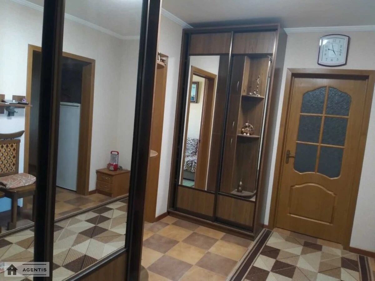 Здам квартиру 3 кімнати, 80 m², 10 пов./16 поверхів. 28, Миколи Бажана просп., Київ. 