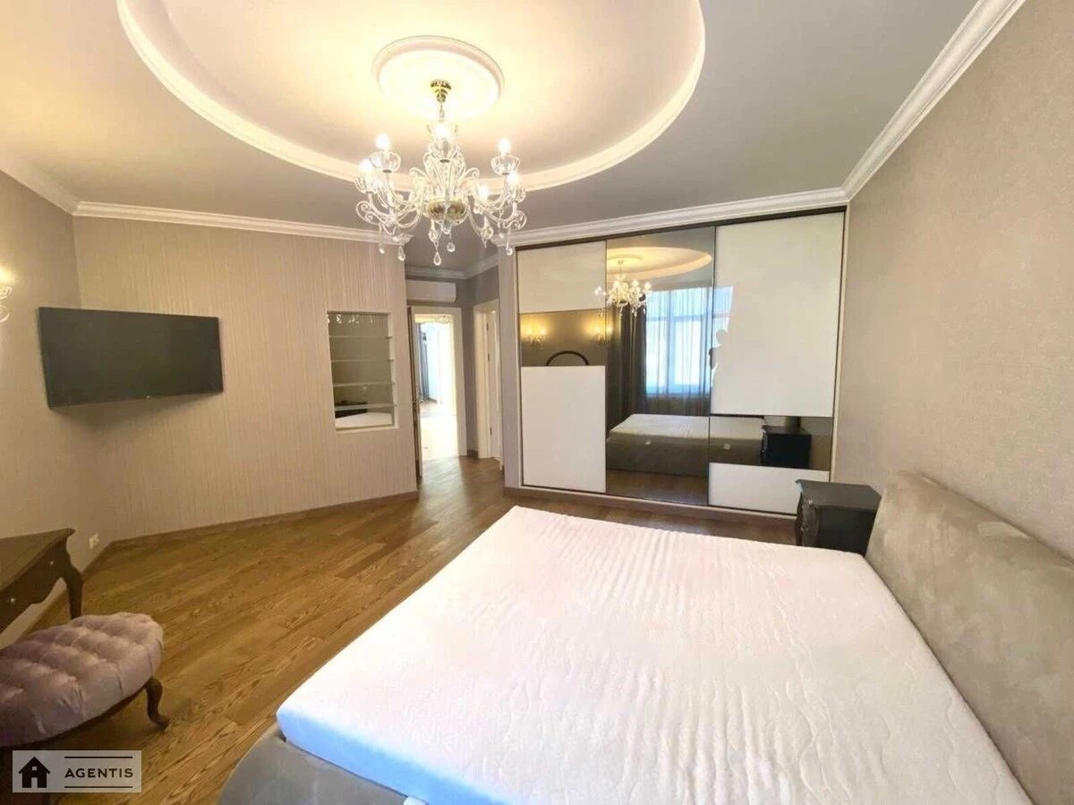 Сдам квартиру 4 комнаты, 180 m², 20 эт./22 этажа. 20, Андрія Верхогляда вул. (Михайла Драгомірова), Киев. 