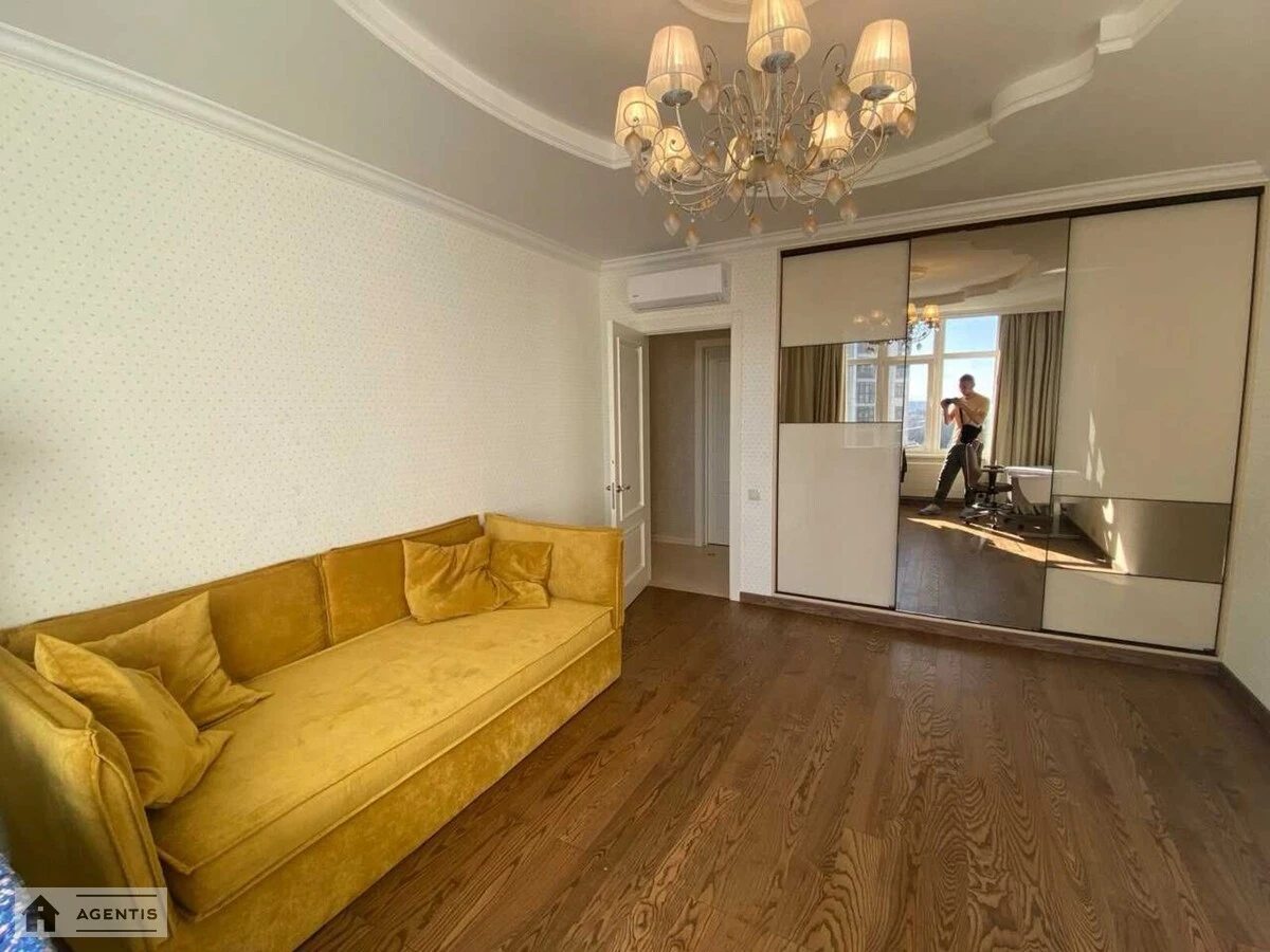 Сдам квартиру 4 комнаты, 180 m², 20 эт./22 этажа. 20, Андрія Верхогляда вул. (Михайла Драгомірова), Киев. 