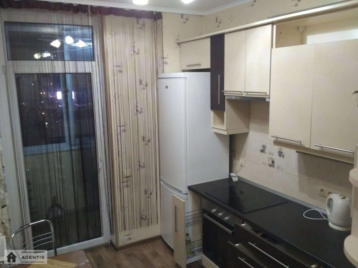 Apartment for rent 1 room, 36 m², 7th fl./24 floors. 6, Bogatyrska 6, Kyiv. 