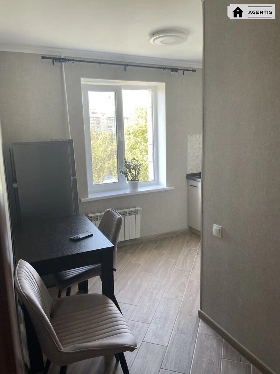 Сдам квартиру 1 комната, 29 m², 9 эт./9 этажей. 11, Лукянівська вул., Киев. 