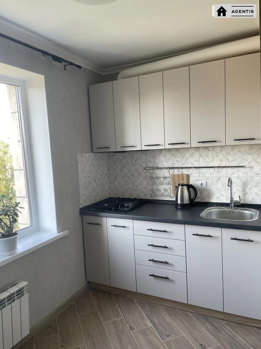 Сдам квартиру 1 комната, 29 m², 9 эт./9 этажей. 11, Лукянівська вул., Киев. 