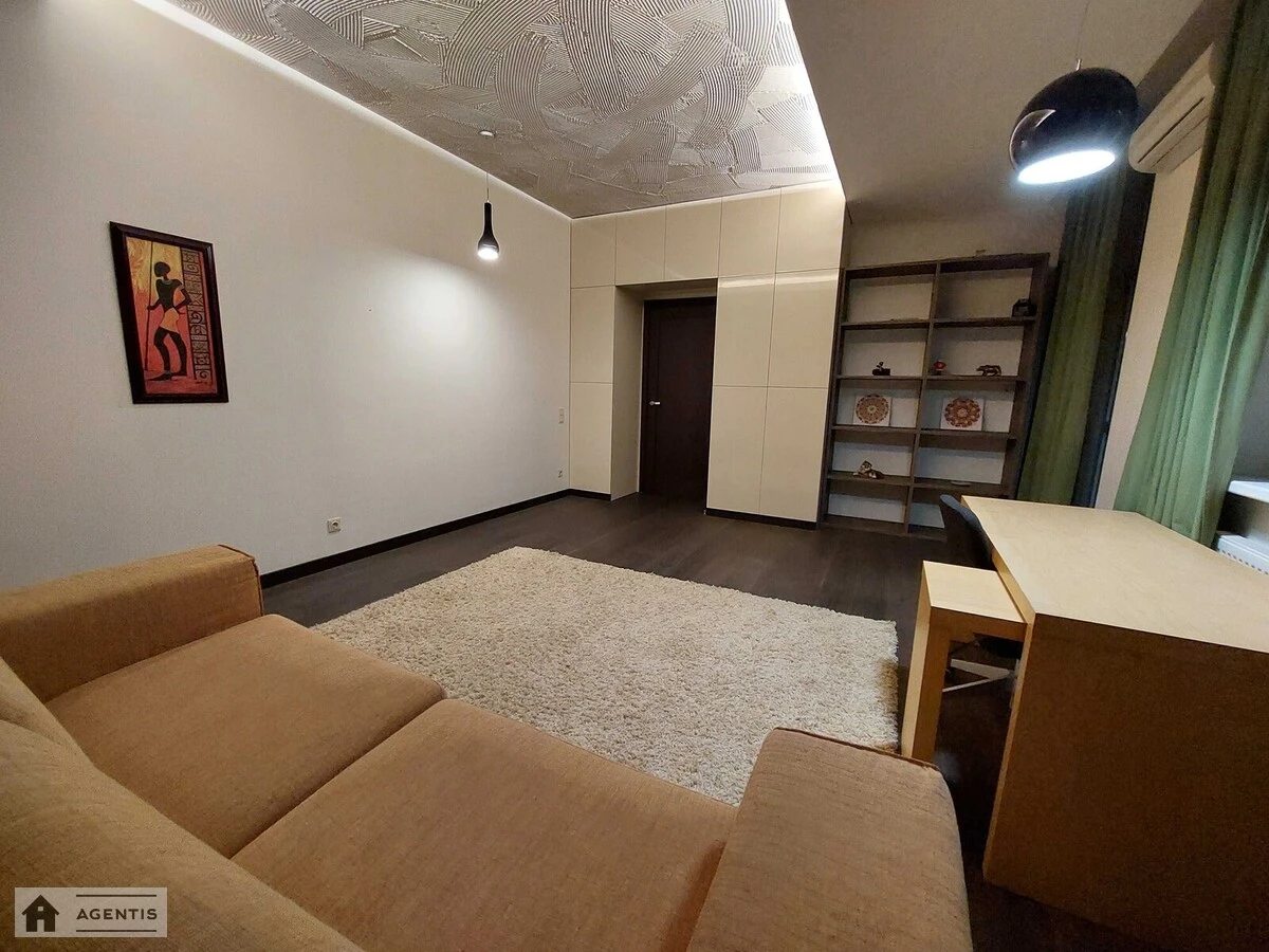 Сдам квартиру 3 комнаты, 150 m², 11 эт./14 этажей. 32, Євгена Коновальця вул. (Щорса), Киев. 