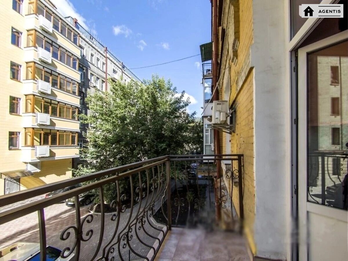 Здам квартиру 1 кімната, 40 m², 2 пов./5 поверхів. 15, Івана Франка вул., Київ. 