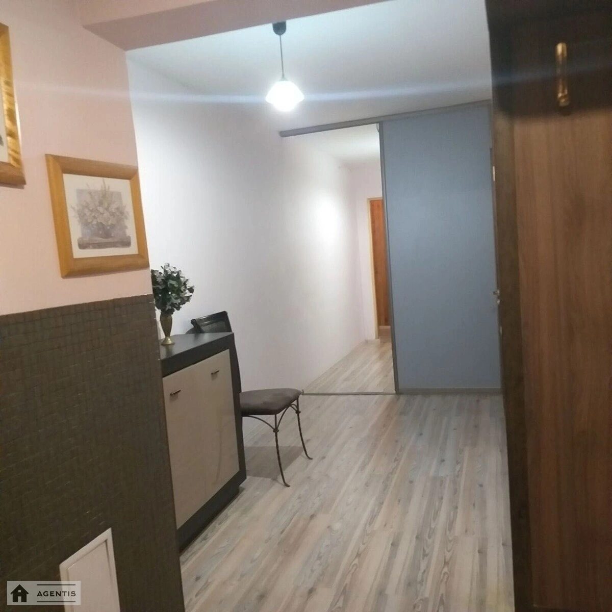 Apartment for rent 3 rooms, 93 m², 15th fl./17 floors. Desnyanskyy rayon, Kyiv. 