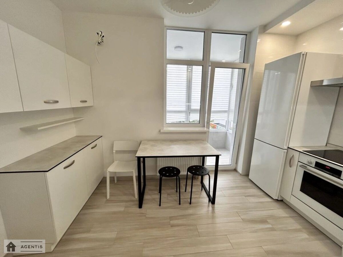 Apartment for rent 2 rooms, 62 m², 3rd fl./16 floors. Beresteyskyy prosp. Peremohy, Kyiv. 