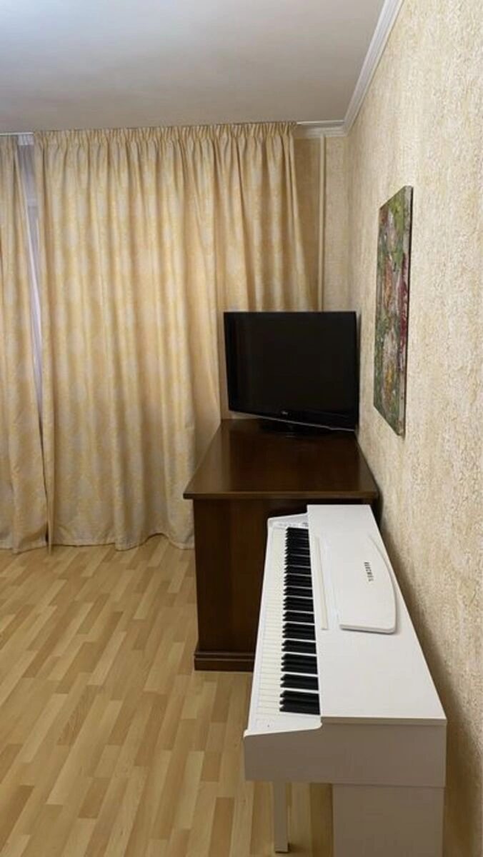 Apartment for rent 2 rooms, 52 m², 8th fl./9 floors. 53, Trostyanetcka 53, Kyiv. 