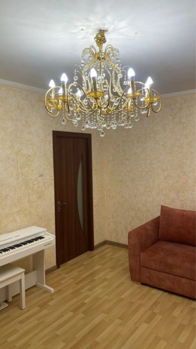 Сдам квартиру 2 комнаты, 52 m², 8 эт./9 этажей. 53, Тростянецкая 53, Киев. 