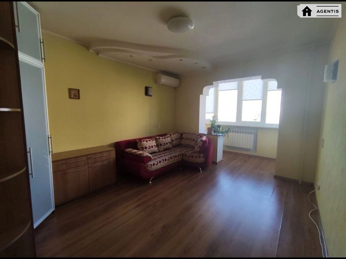 Apartment for rent 3 rooms, 62 m², 4th fl./9 floors. 23, Yakuba Kolasa 23, Kyiv. 