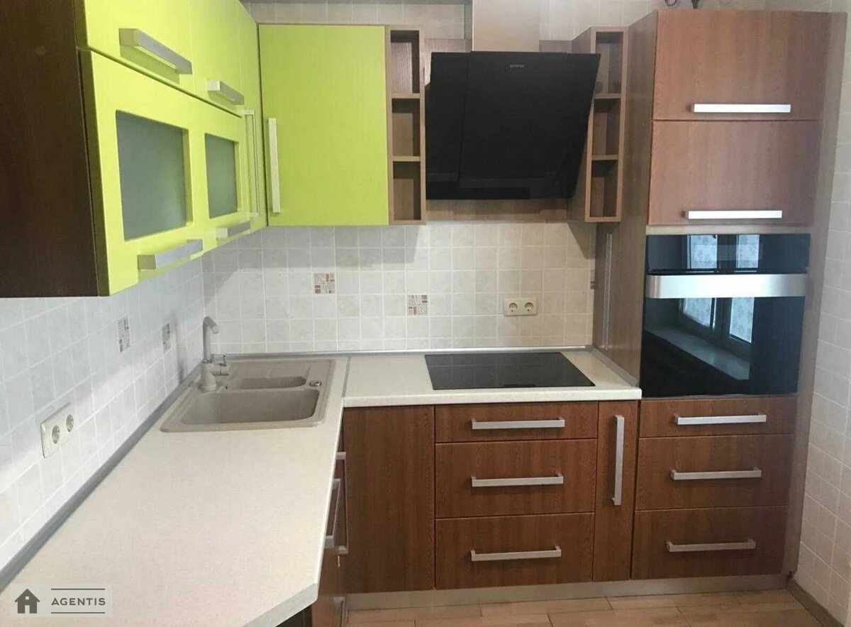 Сдам квартиру 1 комната, 42 m², 5 эт./16 этажей. Ревуцкого, Киев. 