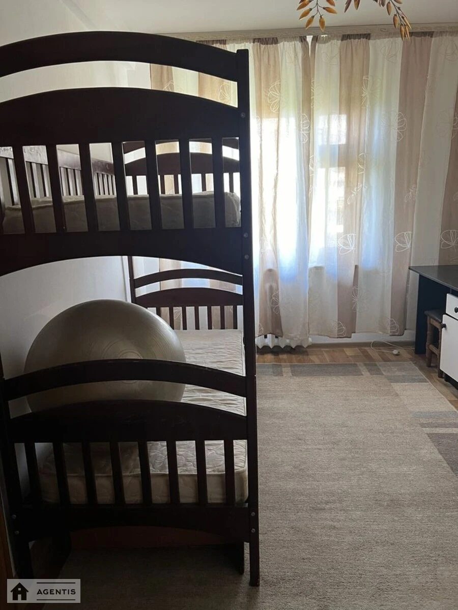 Apartment for rent 3 rooms, 55 m², 6th fl./9 floors. 40, Zodchyh 40, Kyiv. 