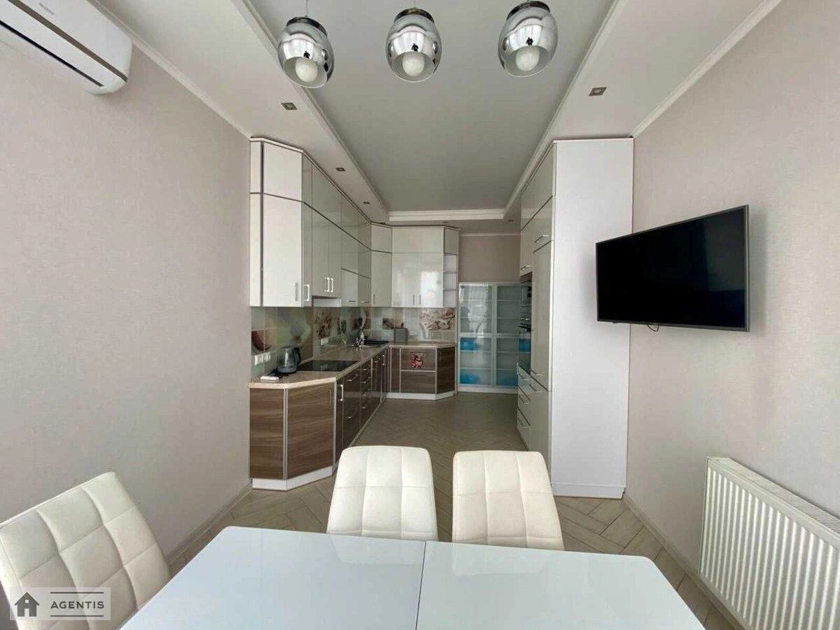 Сдам квартиру 2 комнаты, 83 m², 20 эт./32 этажа. 37, Саксаганского 37, Киев. 