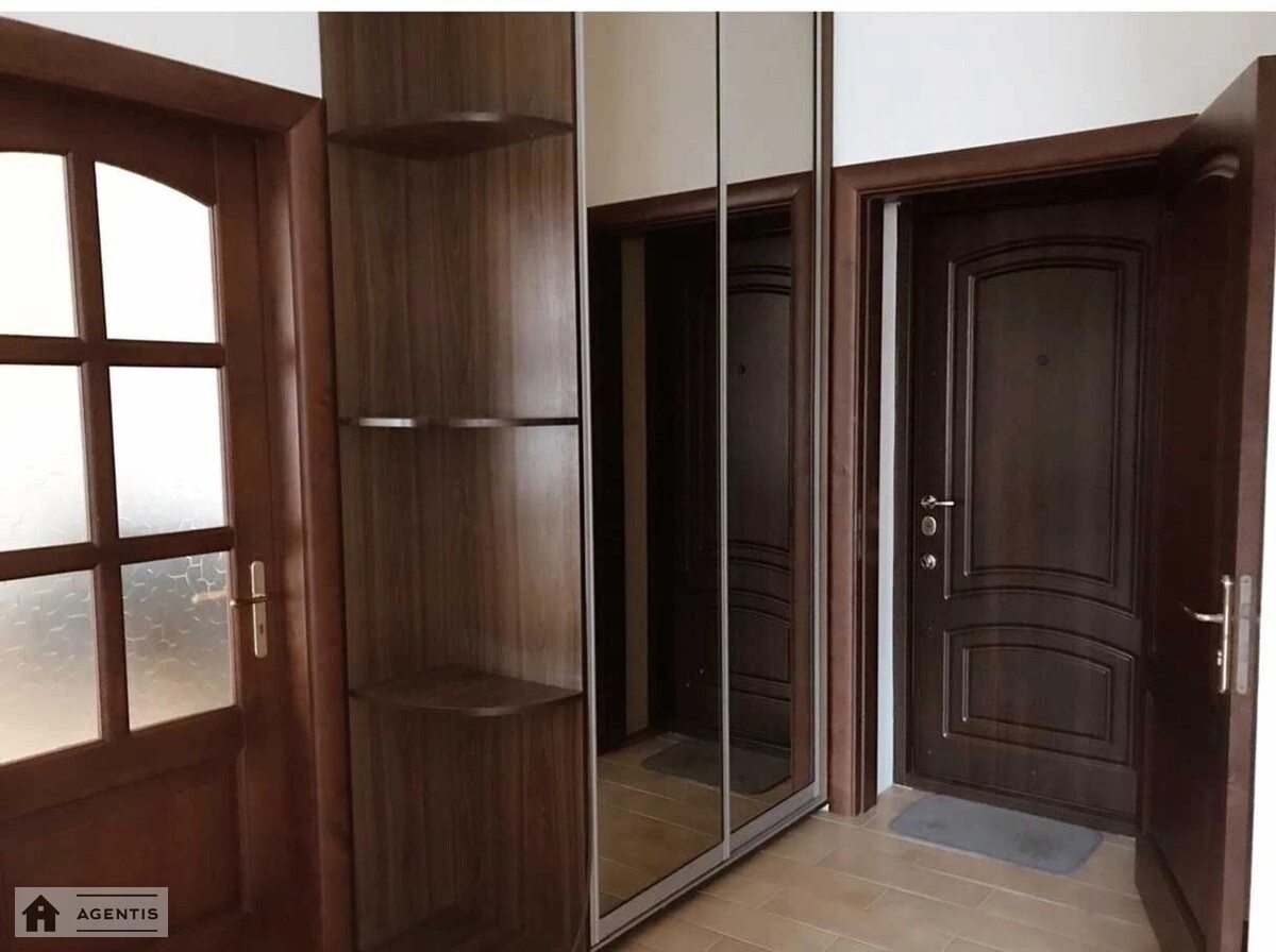 Apartment for rent 2 rooms, 72 m², 2nd fl./11 floors. 30, Zhylyanska 30, Kyiv. 