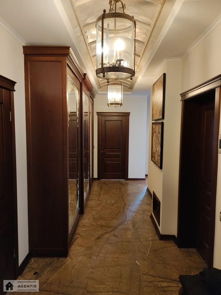 Apartment for rent 3 rooms, 130 m², 24th fl./27 floors. 15, Solomyanska vul., Kyiv. 