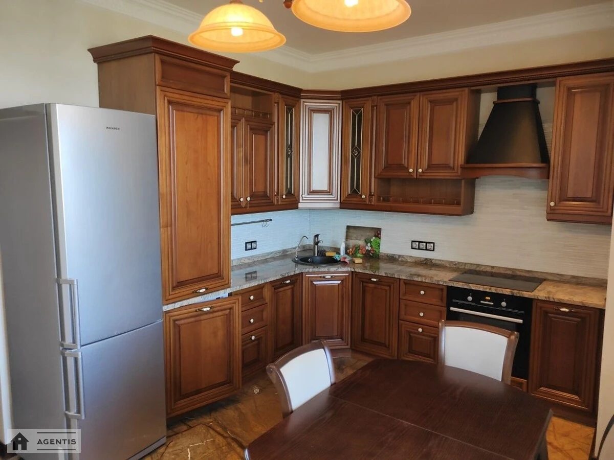 Apartment for rent 3 rooms, 130 m², 24th fl./27 floors. 15, Solomyanska vul., Kyiv. 