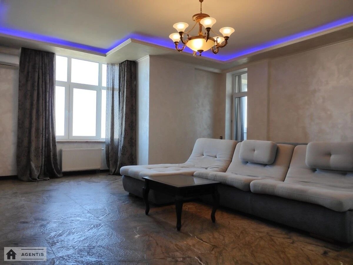 Apartment for rent 3 rooms, 130 m², 24th fl./27 floors. 15, Solomyanska vul., Kyiv. 