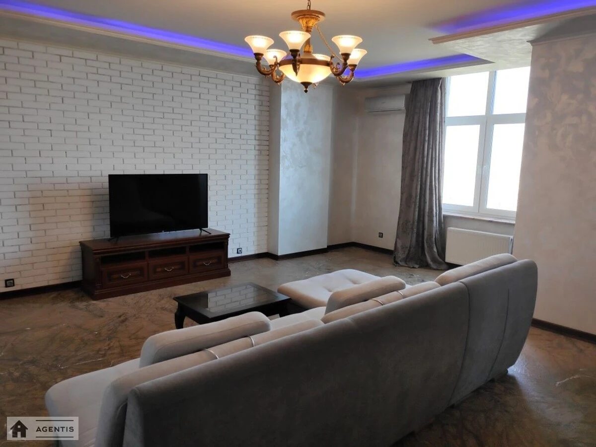 Apartment for rent 3 rooms, 130 m², 24th fl./27 floors. 15, Solomyanska vul., Kyiv. 