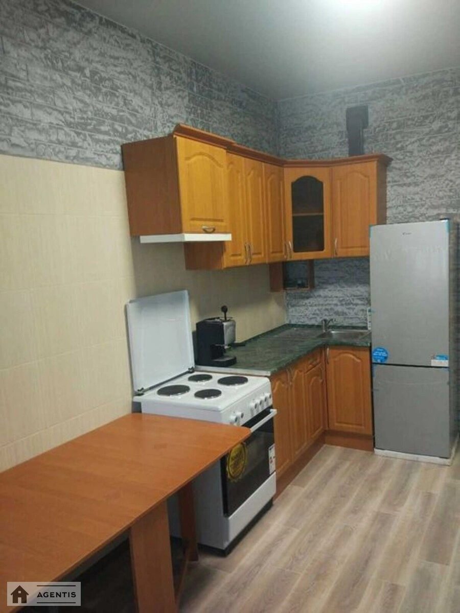 Здам квартиру 4 кімнати, 123 m², 19 пов./25 поверхів. 3, Срібнокільська 3, Київ. 