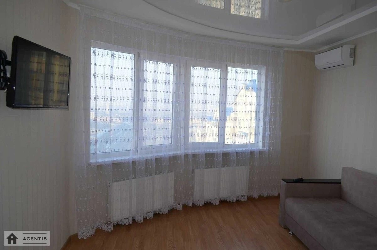 Сдам квартиру 1 комната, 60 m², 32 эт./35 этажей. 19, Харьковское 19, Киев. 