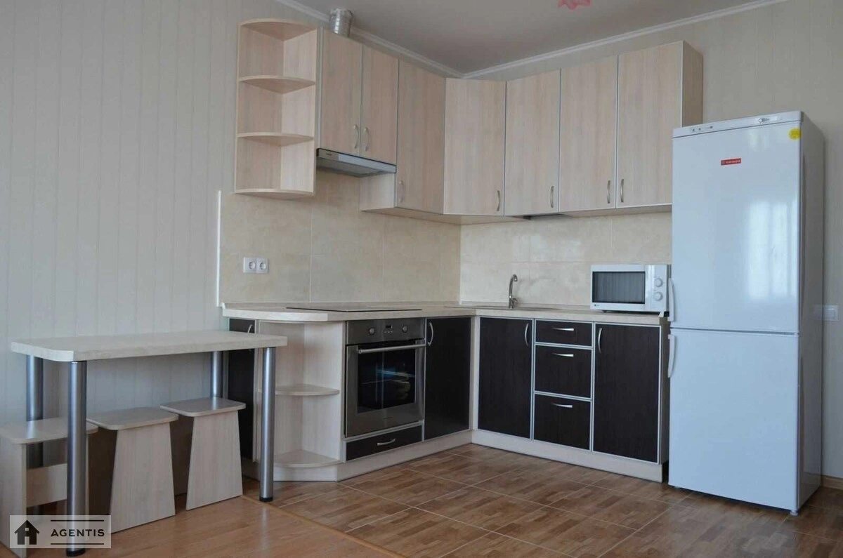 Сдам квартиру 1 комната, 60 m², 32 эт./35 этажей. 19, Харьковское 19, Киев. 