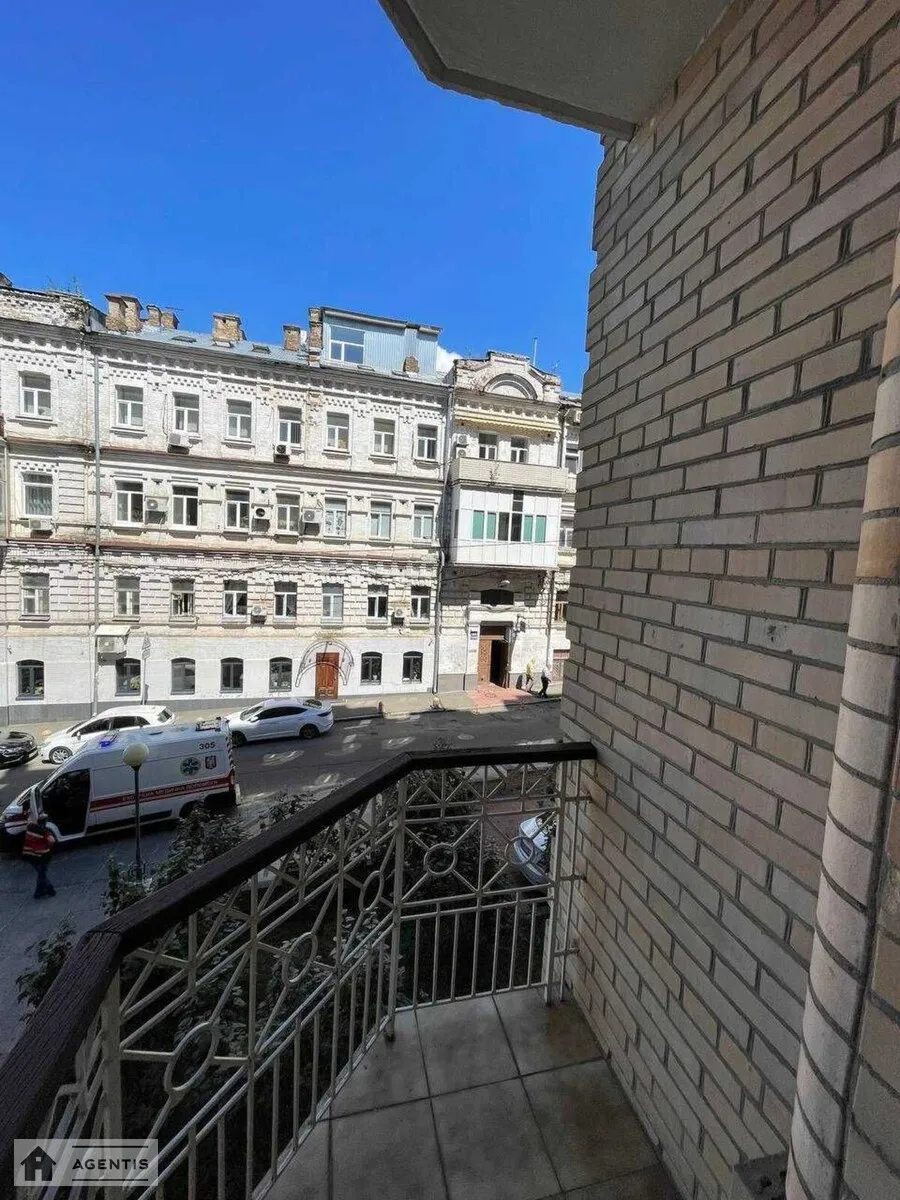 Сдам квартиру 3 комнаты, 141 m², 2 эт./9 этажей. 13, Кудрявская 13, Киев. 