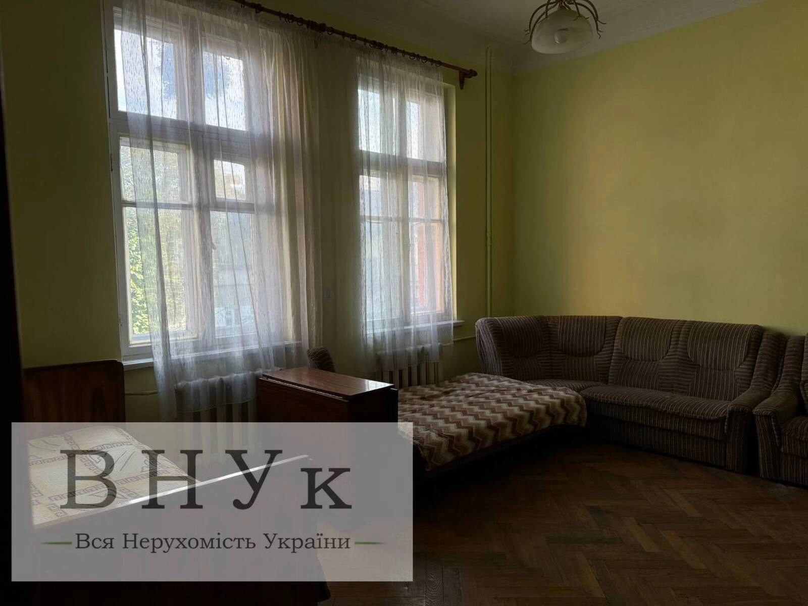 Apartments for sale 2 rooms, 69 m², 2nd fl./3 floors. Chornovola V. vul., Ternopil. 