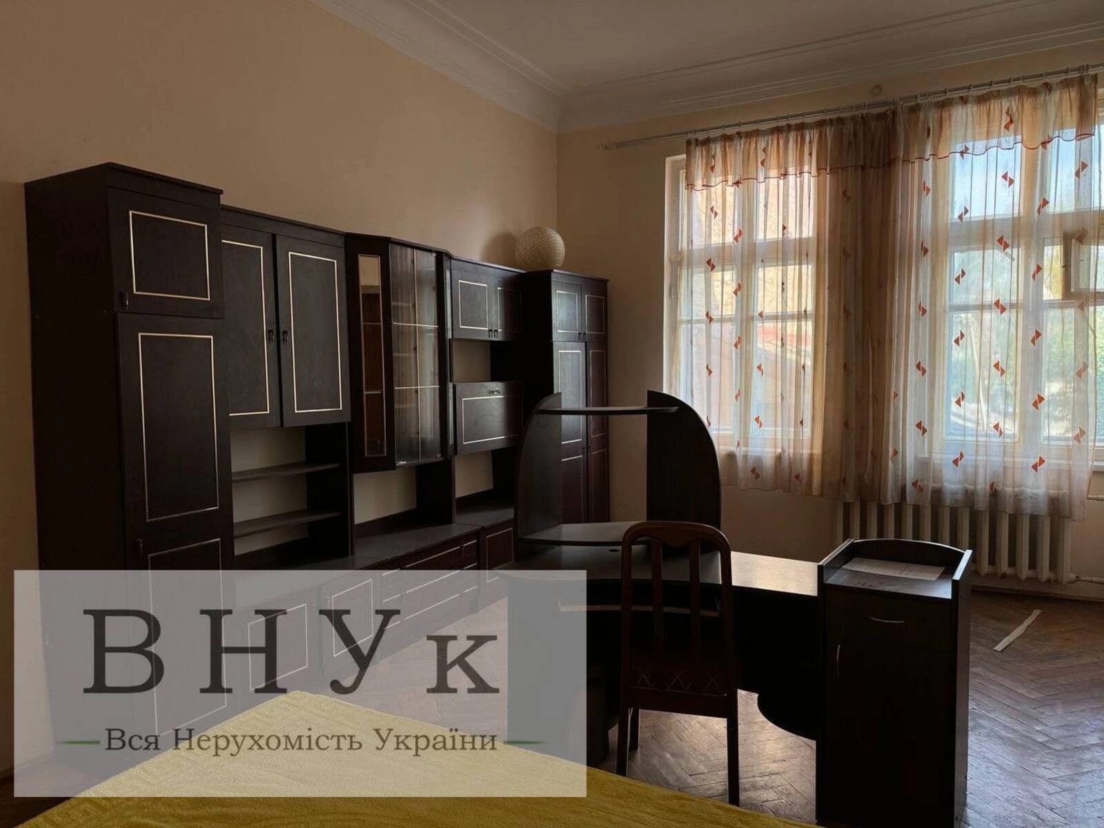 Apartments for sale 2 rooms, 69 m², 2nd fl./3 floors. Chornovola V. vul., Ternopil. 