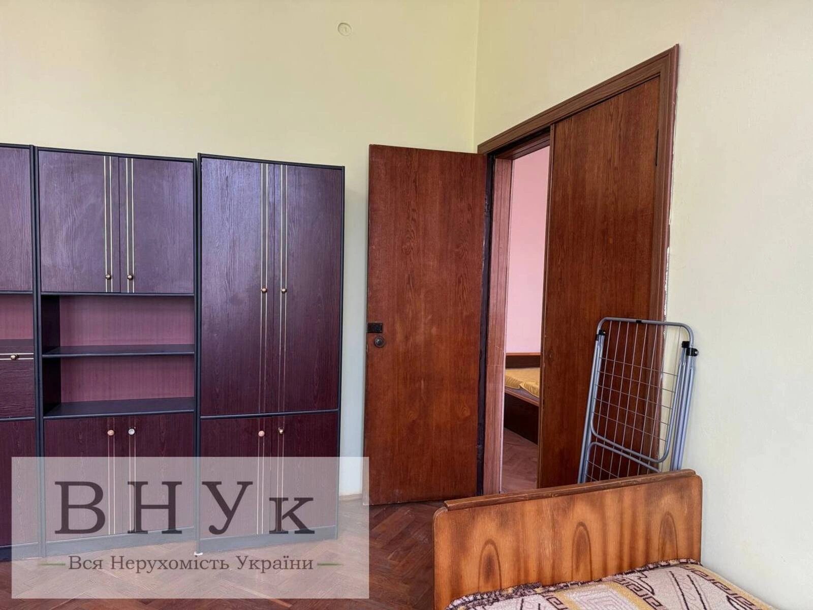 Apartments for sale 2 rooms, 69 m², 2nd fl./3 floors. Chornovola V. vul., Ternopil. 