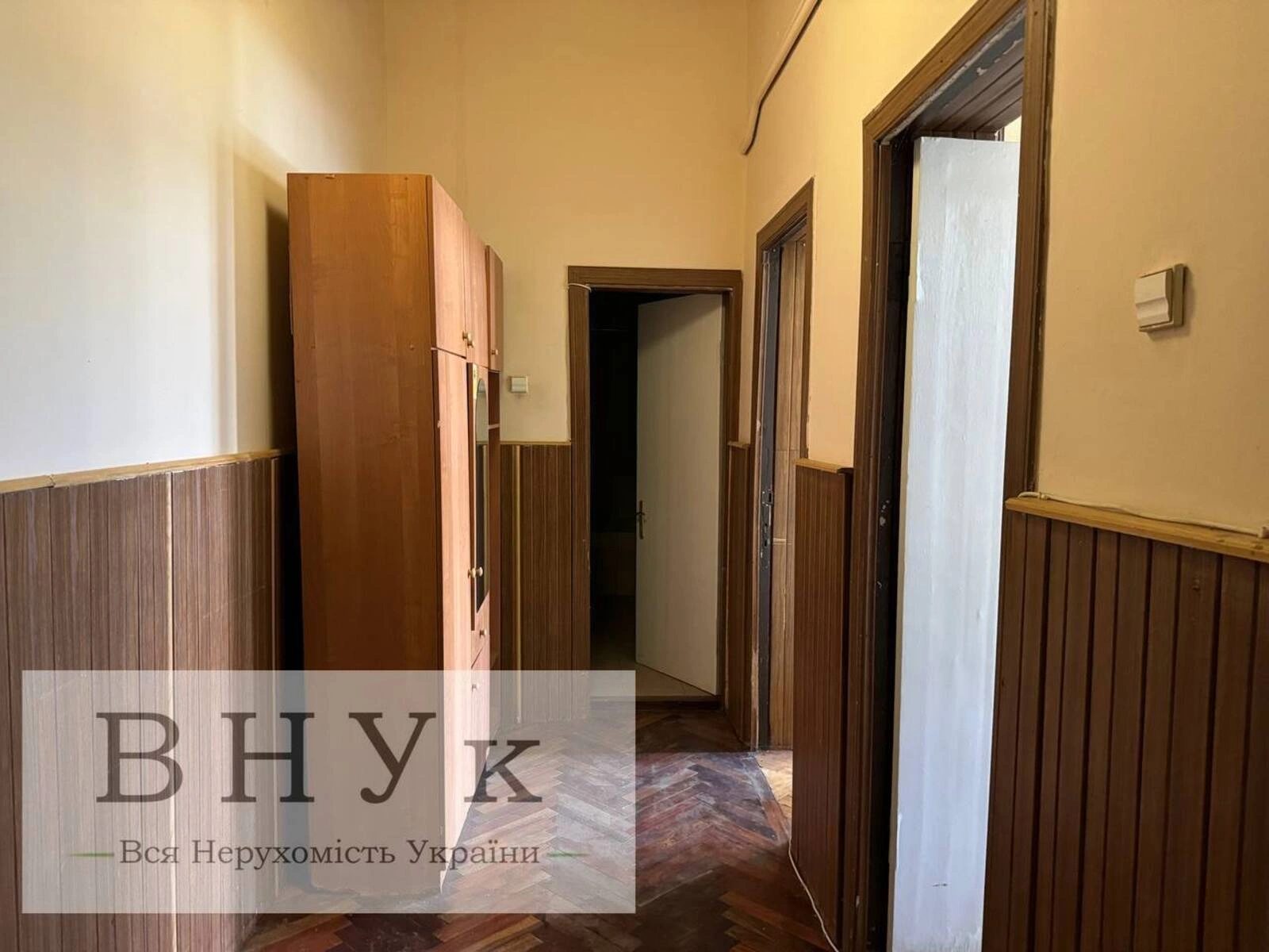 Продаж квартири 2 кімнати, 69 m², 2 пов./3 поверхи. Чорновола В. вул., Тернопіль. 