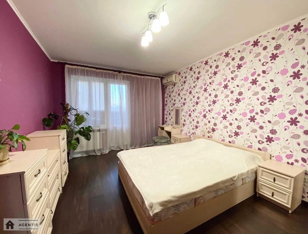 Apartment for rent 3 rooms, 98 m², 24th fl./25 floors. 13, Zdolbunivska 13, Kyiv. 