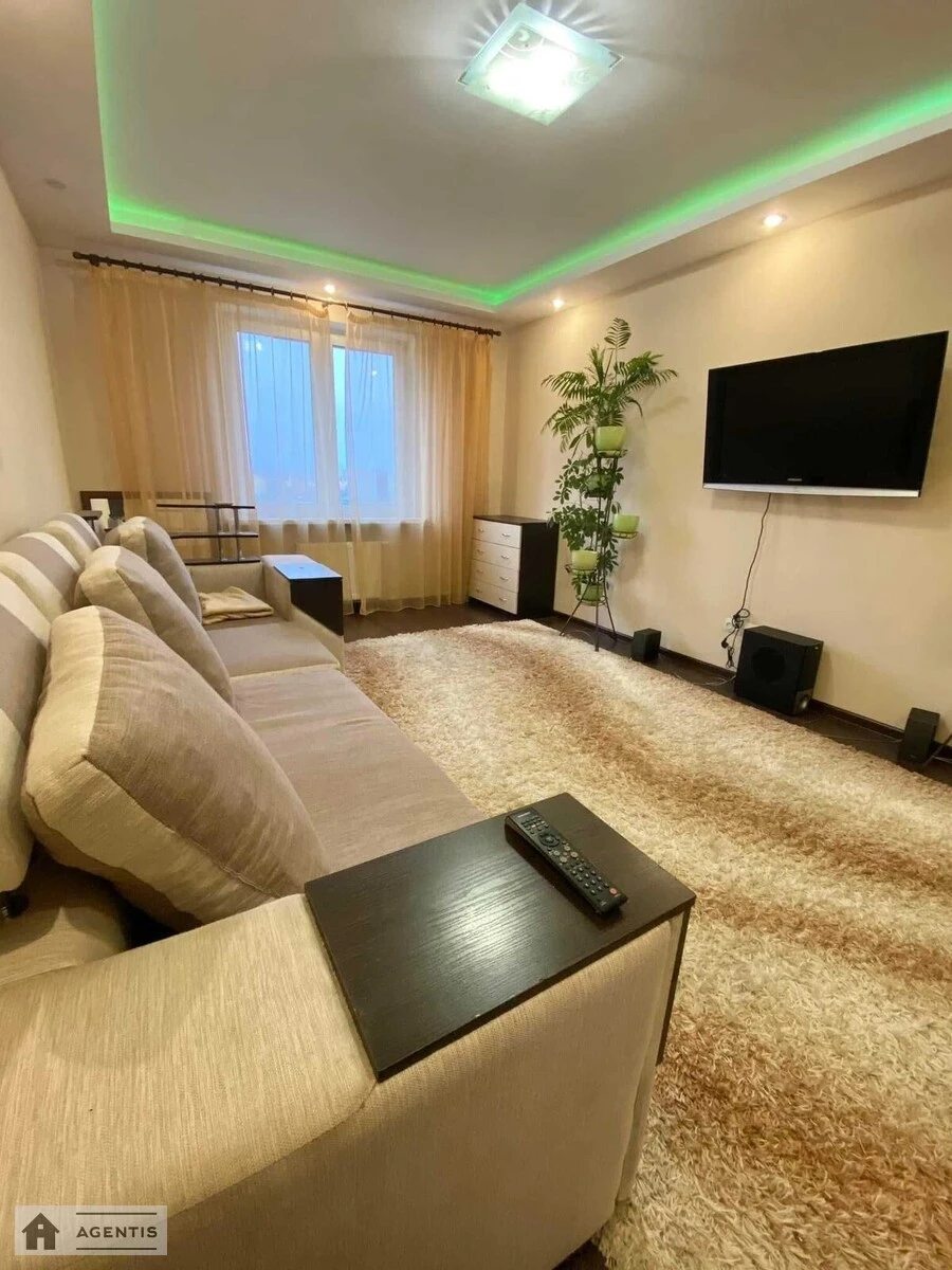 Apartment for rent 3 rooms, 98 m², 24th fl./25 floors. 13, Zdolbunivska 13, Kyiv. 