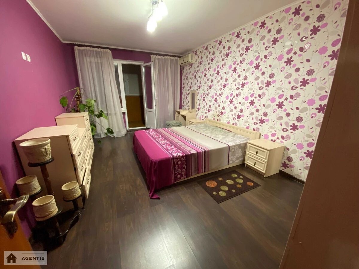 Сдам квартиру 3 комнаты, 98 m², 24 эт./25 этажей. 13, Здолбуновская 13, Киев. 