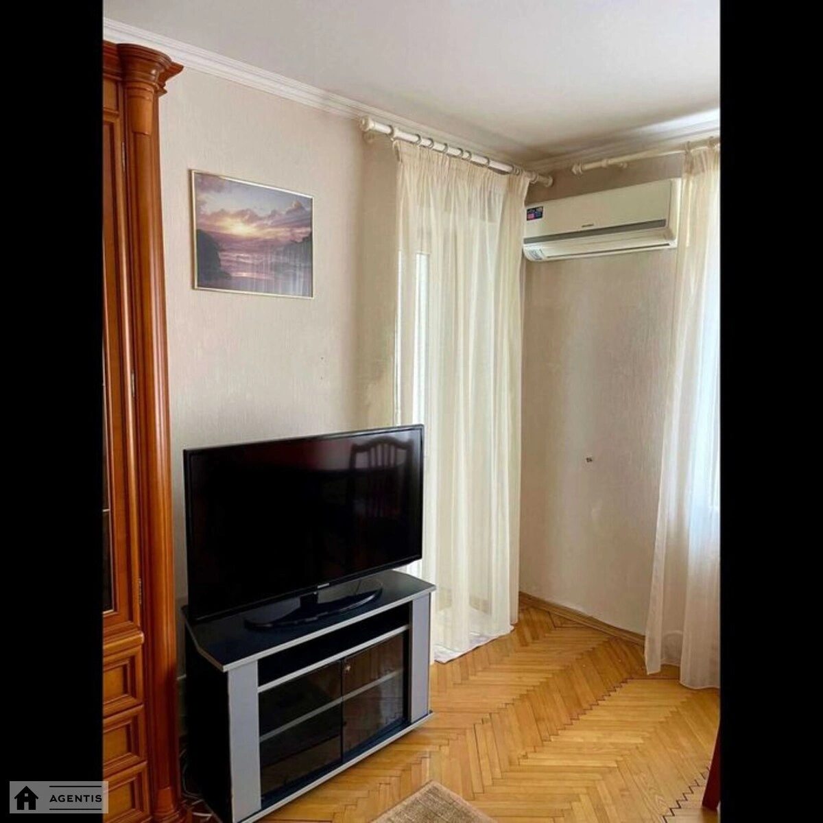 Apartment for rent 1 room, 52 m², 7th fl./14 floors. Sosnytcka, Kyiv. 